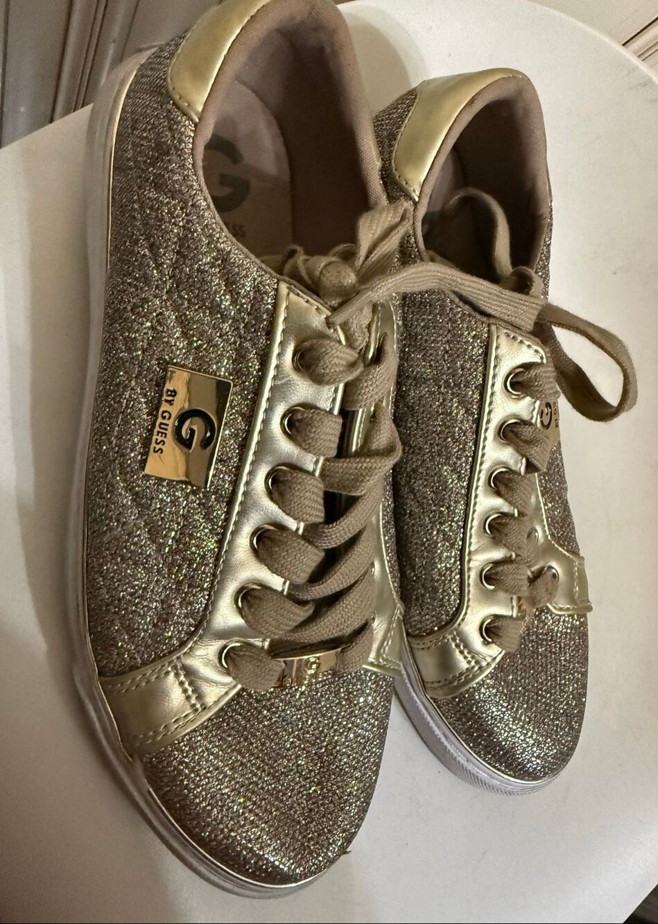 G by Guess Women's GGOffice 2 Glitter Sparkle Fashion Sneakers Gold Size 8.5